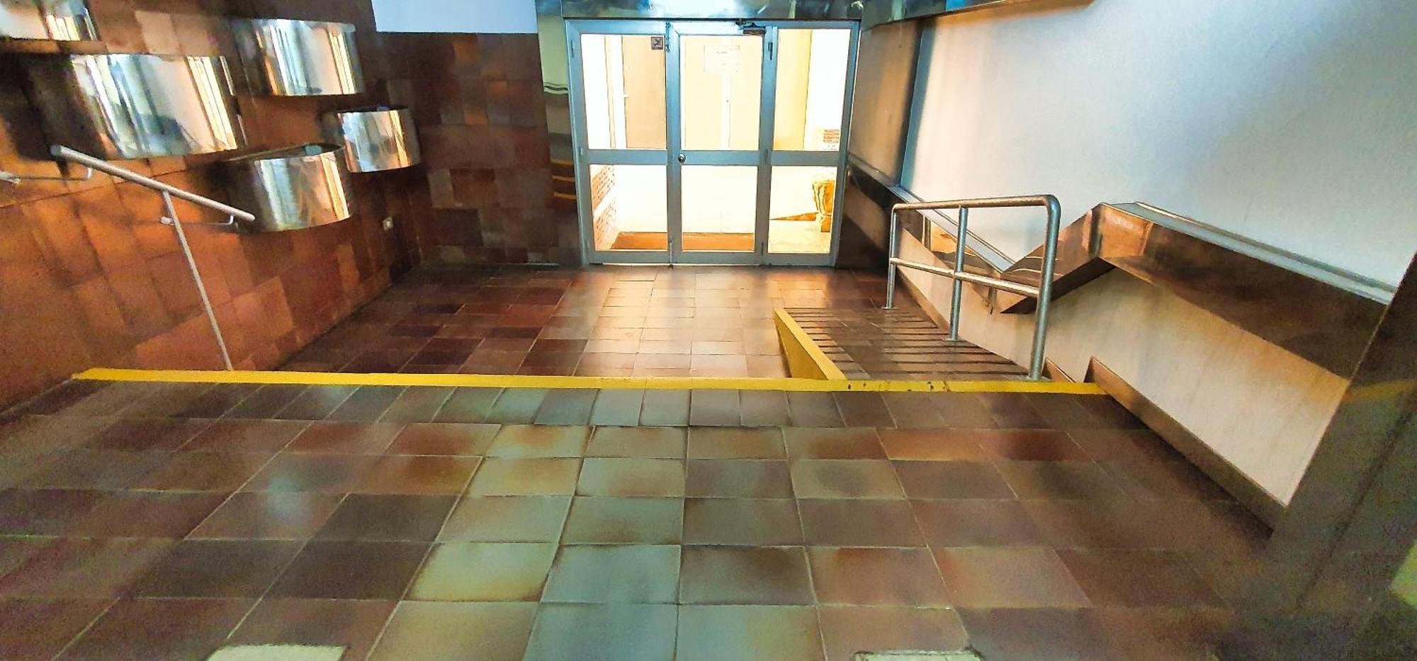 2000. Spacious On The Promenade. Apartment